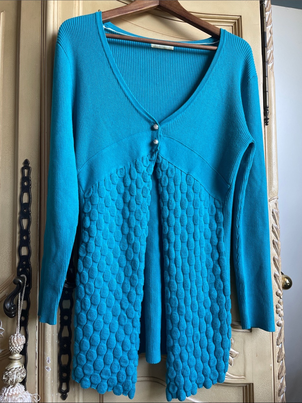 Women's Teal Textured V-Neck Cardigan with Decorative Buttons